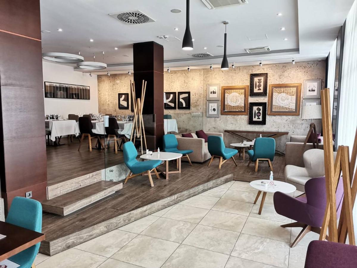 New City Hotel & Restaurant Nis Bagian luar foto