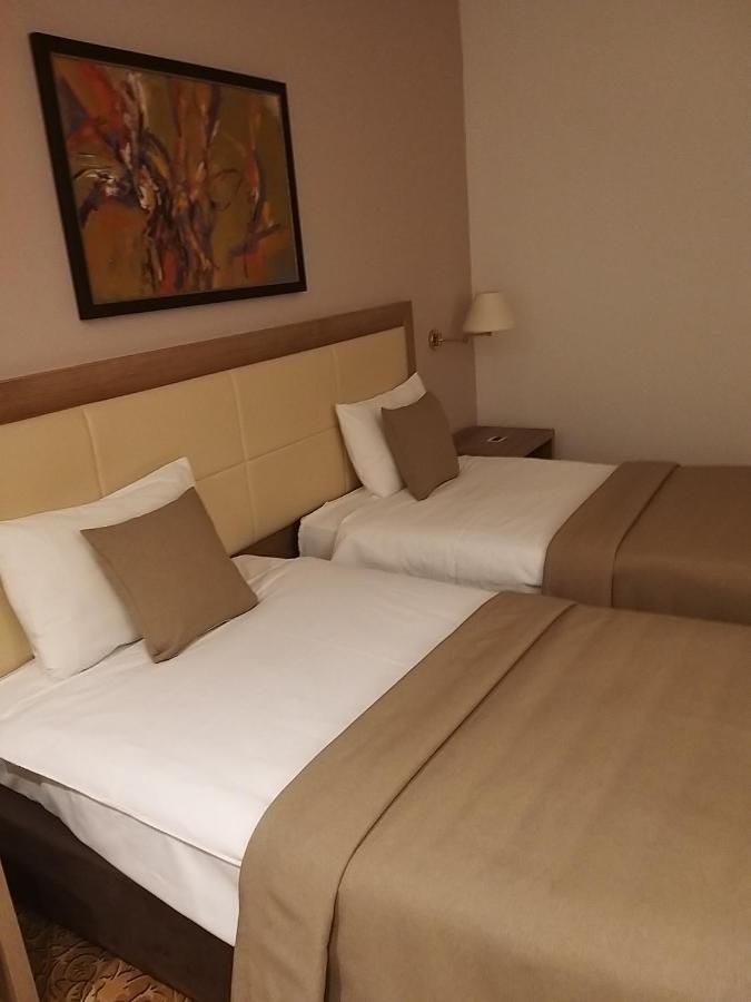 New City Hotel & Restaurant Nis Bagian luar foto