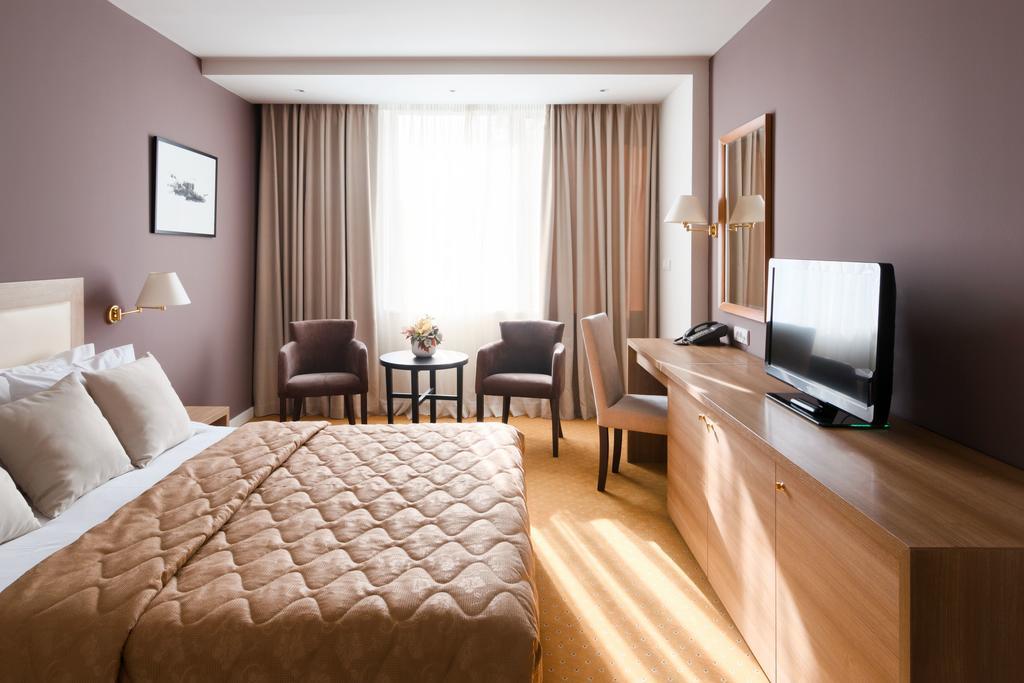 New City Hotel & Restaurant Nis Bagian luar foto