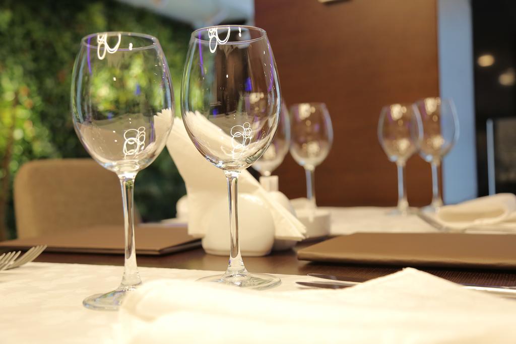 New City Hotel & Restaurant Nis Bagian luar foto