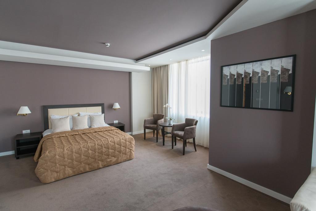 New City Hotel & Restaurant Nis Bagian luar foto