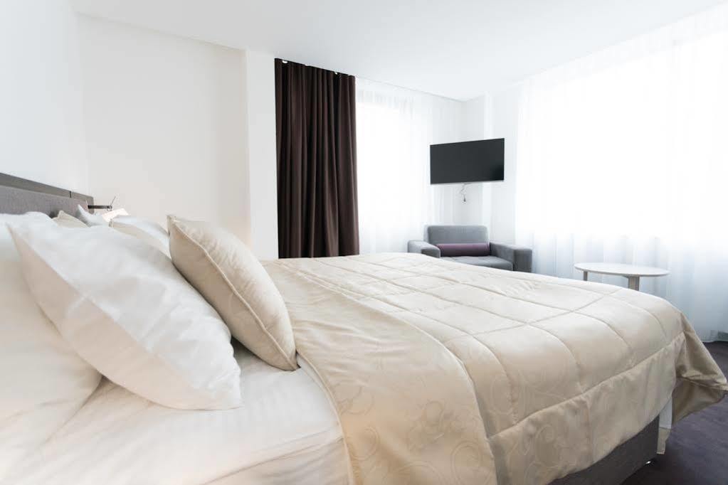 New City Hotel & Restaurant Nis Bagian luar foto