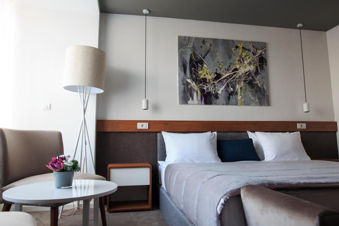 New City Hotel & Restaurant Nis Bagian luar foto