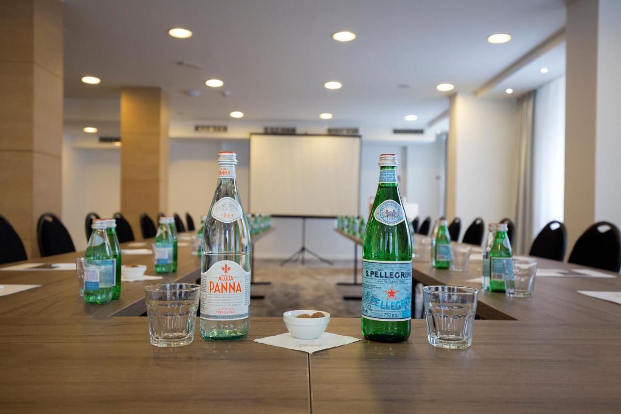 New City Hotel & Restaurant Nis Bagian luar foto